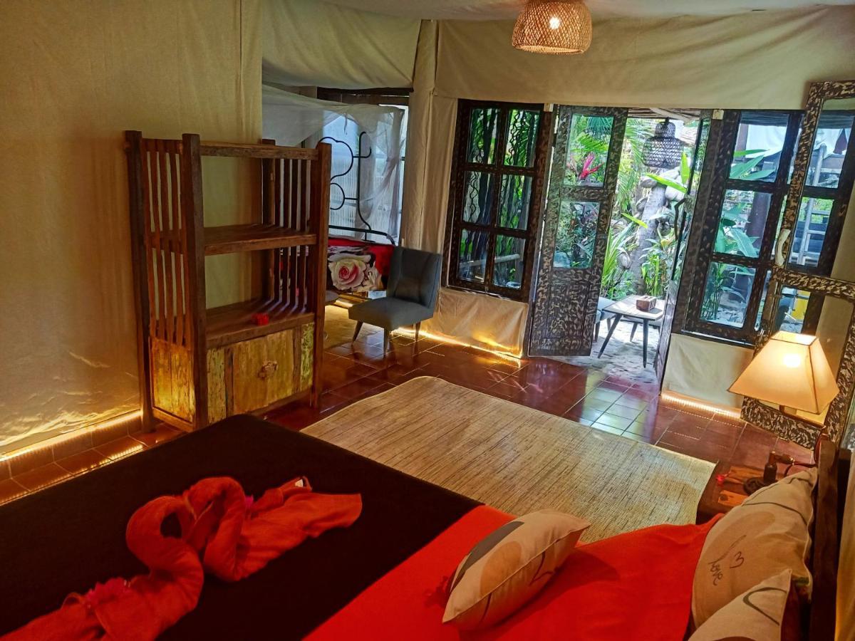 Funky Place Lovina  Luaran gambar