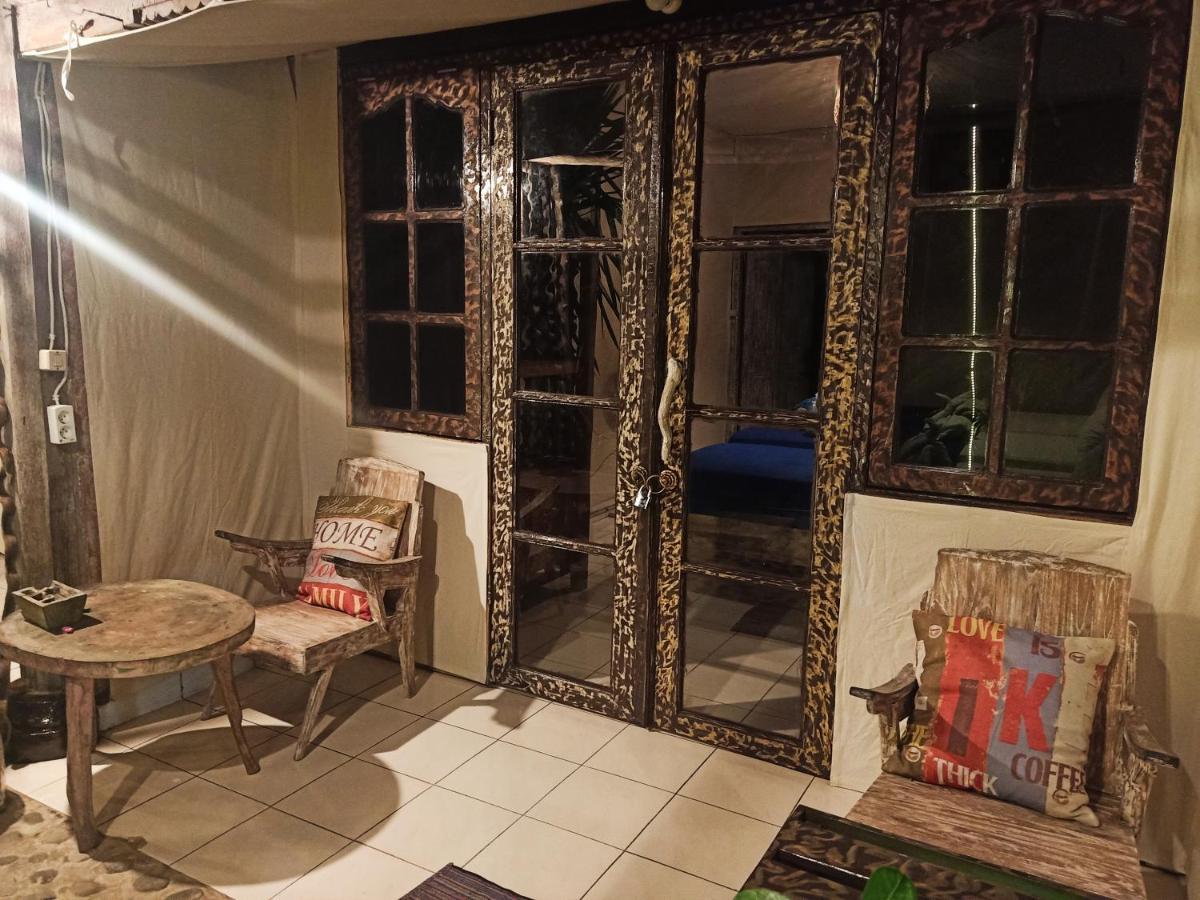 Funky Place Lovina  Luaran gambar