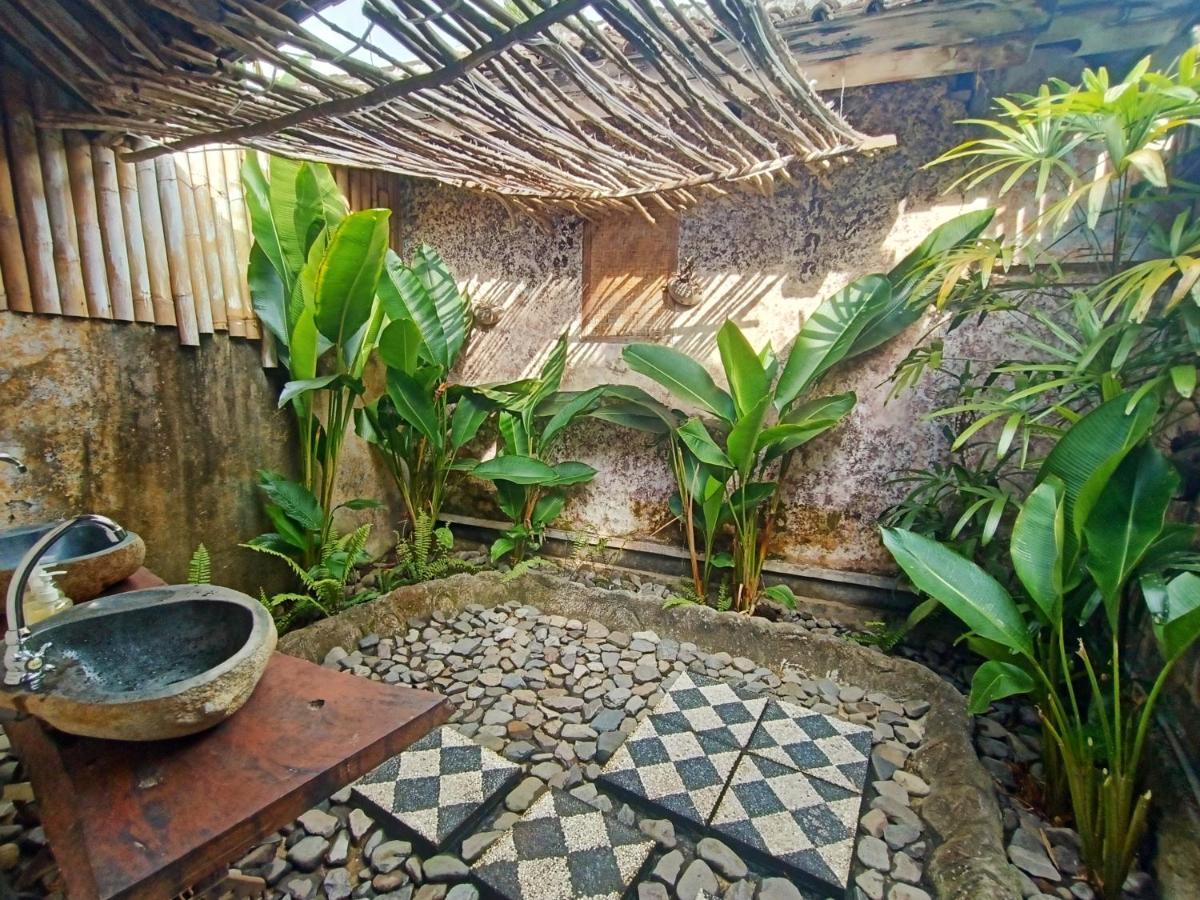 Funky Place Lovina  Luaran gambar