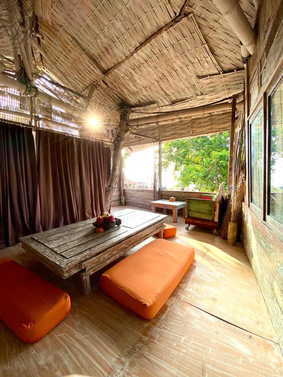 Funky Place Lovina  Luaran gambar