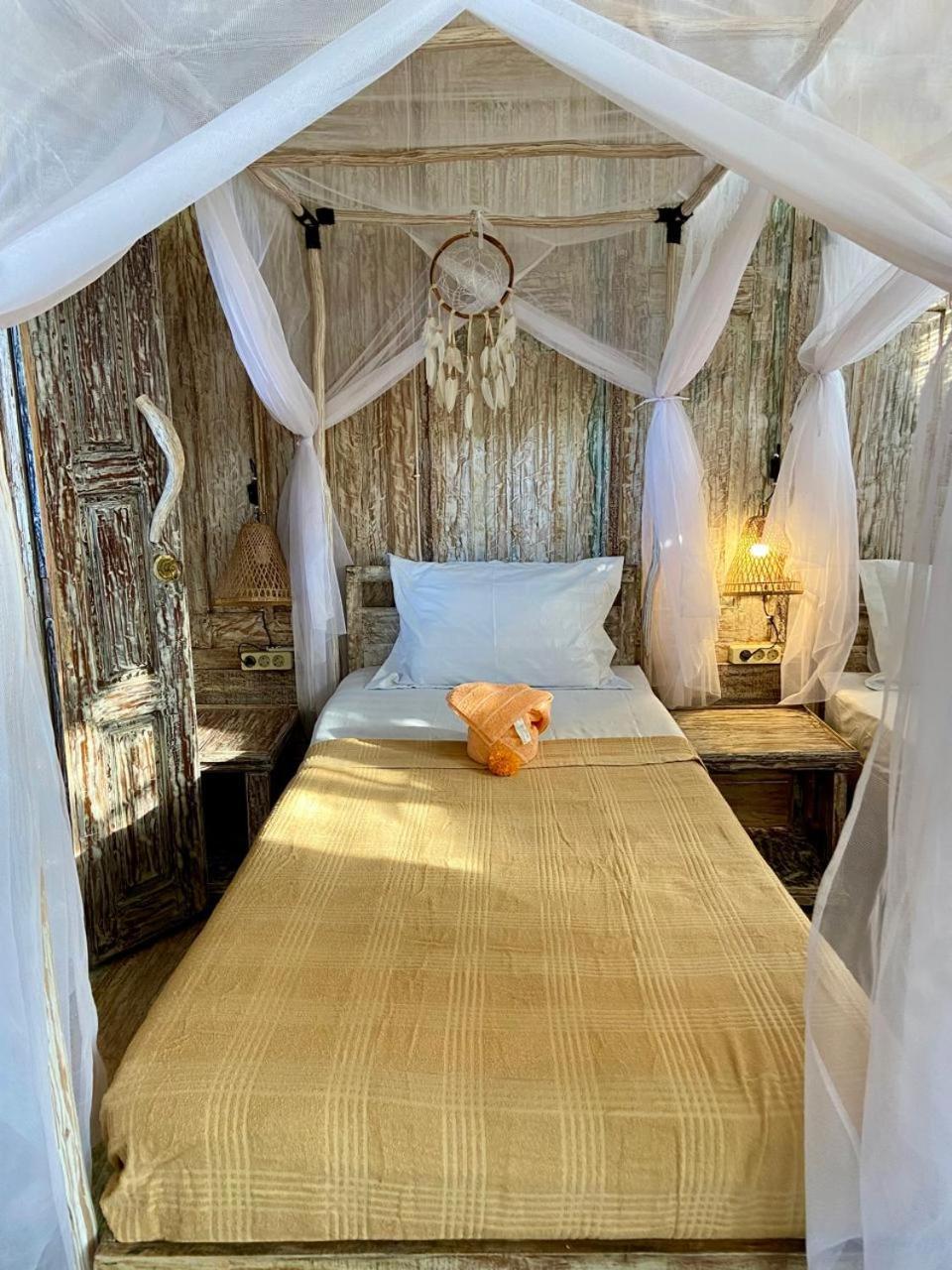 Funky Place Lovina  Luaran gambar