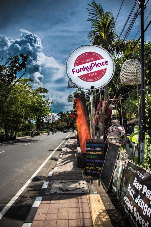 Funky Place Lovina  Luaran gambar
