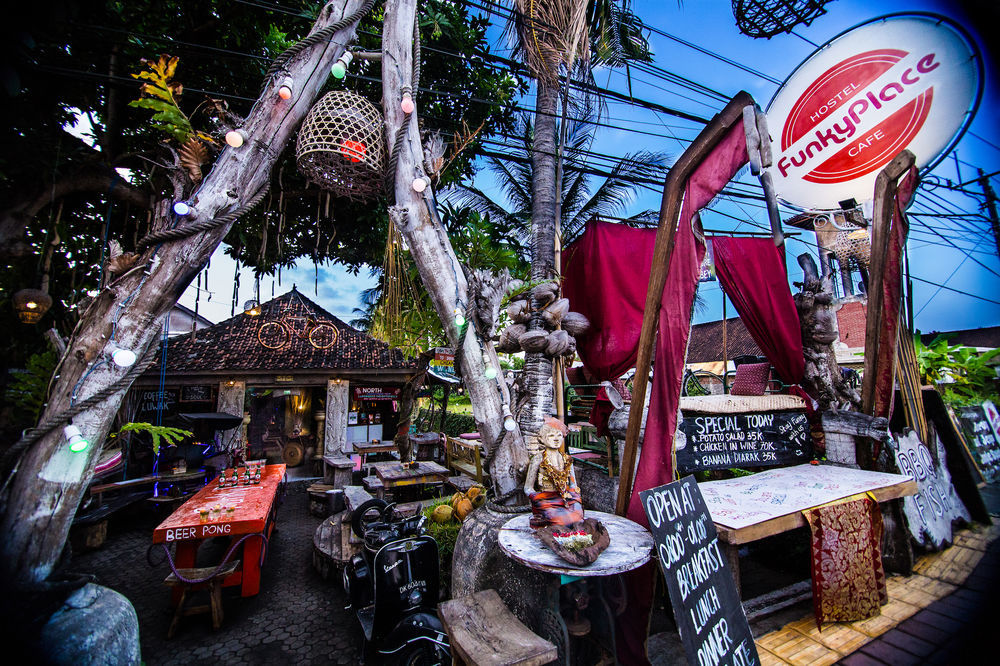 Funky Place Lovina  Luaran gambar