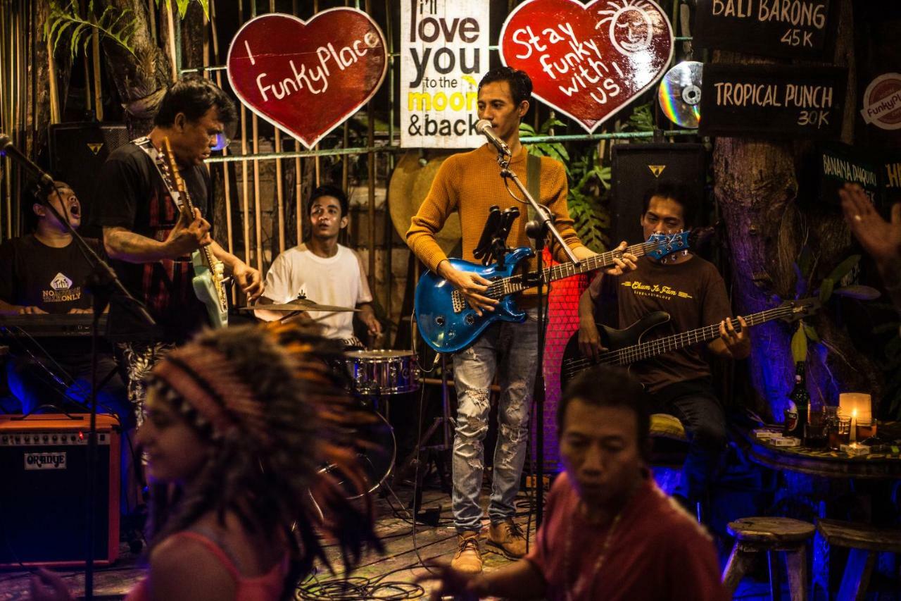 Funky Place Lovina  Luaran gambar