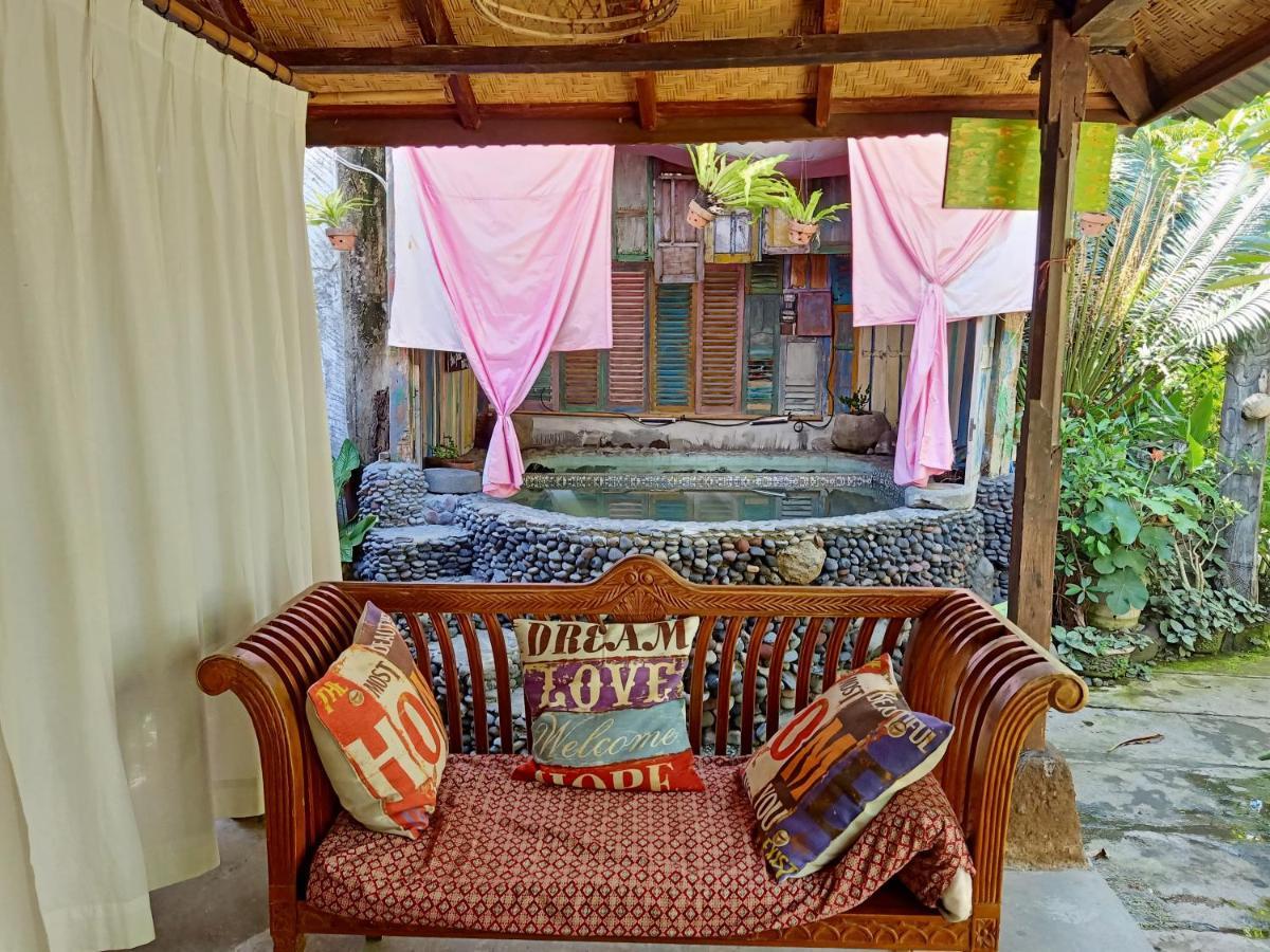 Funky Place Lovina  Luaran gambar